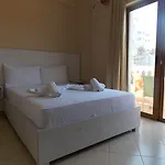 阿尔法酒店 Sarandë