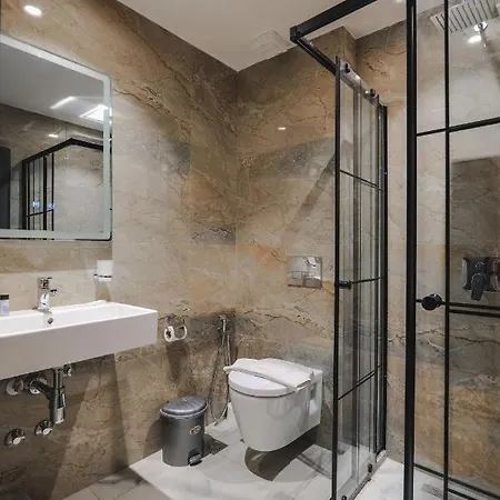 Alpha Hotel