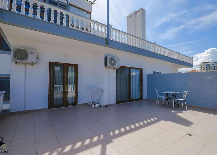 מלון Alpha סרנדה