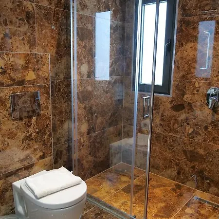 Alpha Hotell 3*