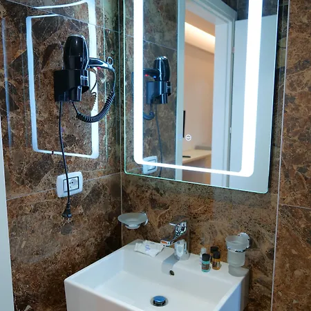 Hotel Alpha 3*